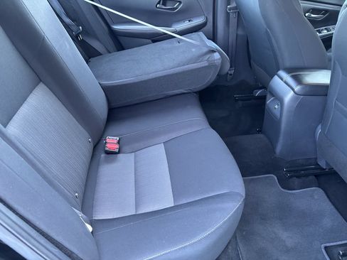 Used 2024 Nissan Sentra SV FWD image 28
