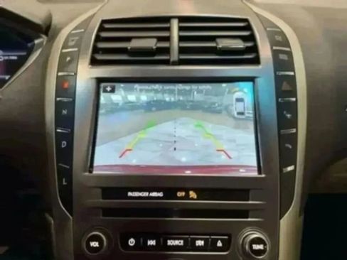 Used 2018 Lincoln MKZ Hybrid w/ Technology Package image 19