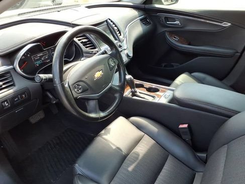 Used 2014 Chevrolet Impala LT FWD image 3