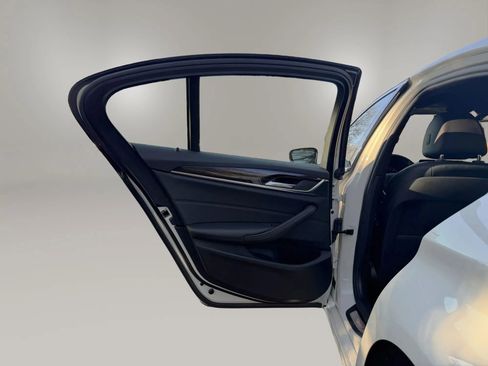 Used 2018 BMW 530i xDrive 530i xDrive Sedan 4D image 29