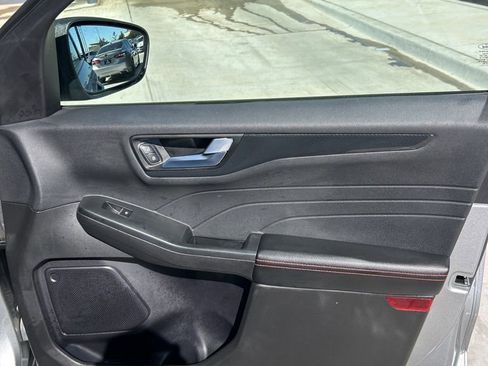 Used 2024 Ford Escape ST-Line image 18