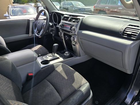 Used 2013 Toyota 4Runner SR5 image 31