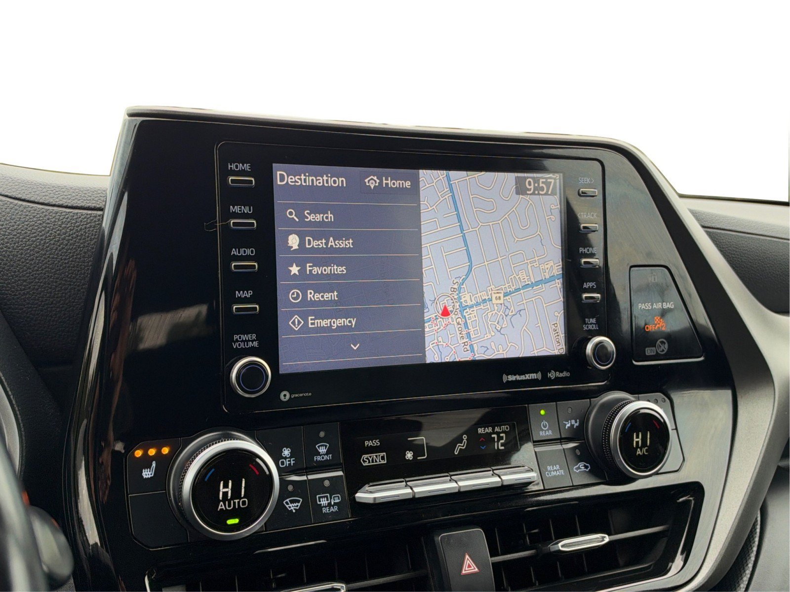 Used 2021 Toyota Highlander XLE AWD/4WD image 39