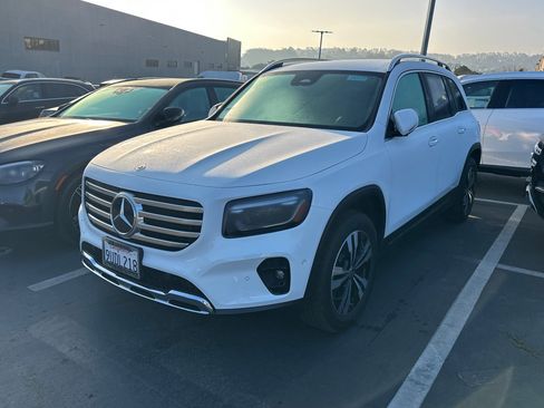Used 2025 Mercedes-Benz GLB 250 GLB 250 4D Sport Utility 4MATI image 2