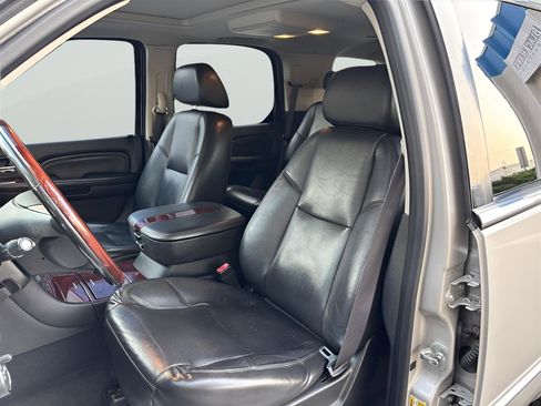 Used 2008 Cadillac Escalade AWD image 12