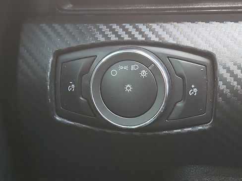 Used 2017 Ford Mustang Coupe image 17