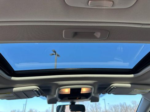 Used 2022 Subaru Crosstrek 2.0i Premium w/ Moonroof Package image 11