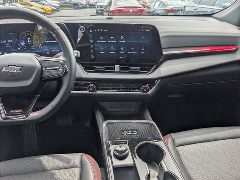 Used 2026 Chevrolet Equinox RS AWD/4WD image 19