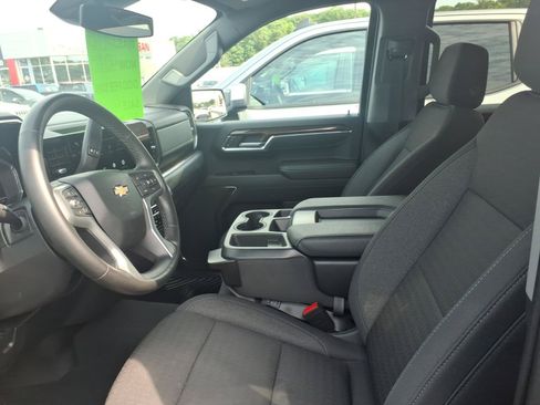 Used 2023 Chevrolet Silverado 1500 LT AWD/4WD image 6