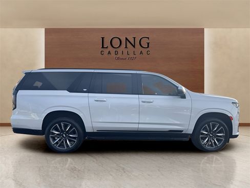 Certified 2022 Cadillac Escalade ESV Sport w/ Touring Package image 6