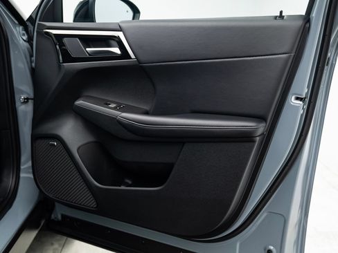Used 2025 Mitsubishi Outlander AWD image 17