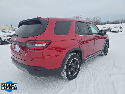 Used 2025 Honda Pilot EX-L image 3