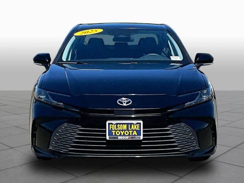 Used 2025 Toyota Camry LE FWD image 3