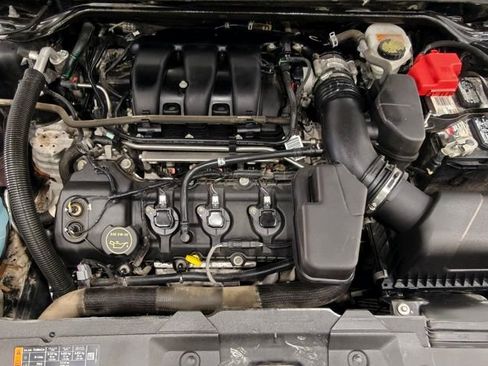 Used 2018 Ford Taurus SE FWD image 35