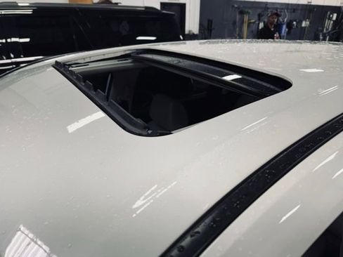 Used 2023 Honda CR-V EX-L image 10