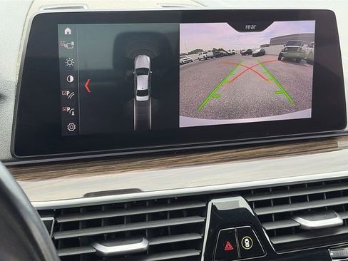 Used 2019 BMW 530e w/ Convenience Package RWD image 29