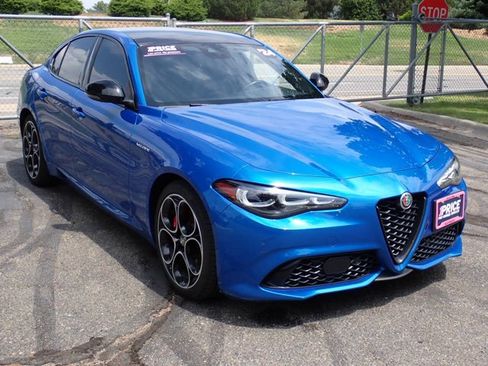 Used 2024 Alfa Romeo Giulia Veloce AWD/4WD image 6