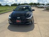 Used 2023 Hyundai Elantra SE image 3