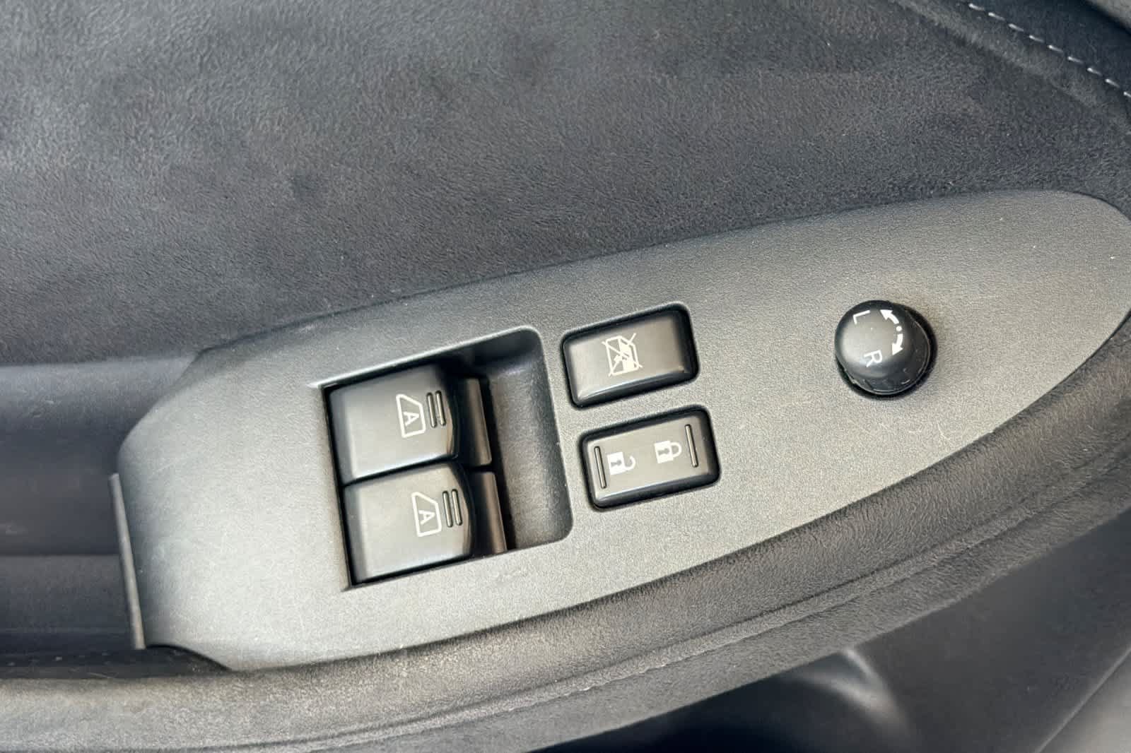 Used 2009 Nissan 370Z Touring w/ Sport Pkg RWD image 11