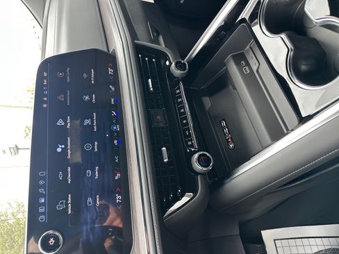 New 2026 Chevrolet Suburban Z71 w/ Comfort Package image 15