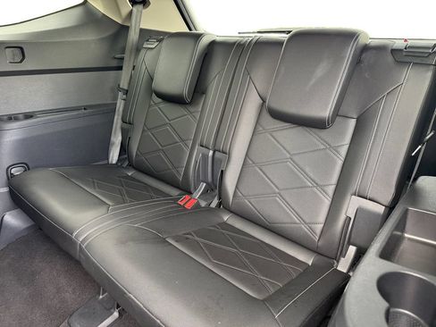 Used 2025 Volkswagen Atlas SE AWD/4WD image 14