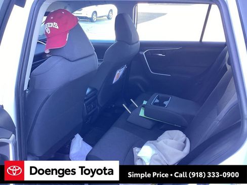Used 2022 Toyota RAV4 XLE image 11