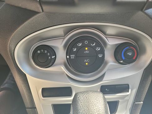 Used 2018 Ford Fiesta SE FWD image 24