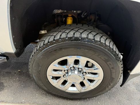 Used 2016 Chevrolet Silverado 2500 LT w/ LT Convenience Package image 10