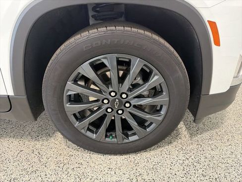 Used 2023 Chevrolet Traverse RS AWD/4WD image 38
