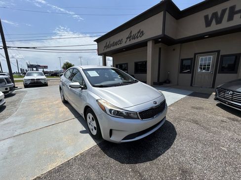 Used 2018 Kia Forte LX FWD image 16
