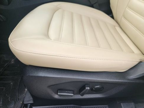 Used 2024 Ford Edge SEL w/ Convenience Package image 23