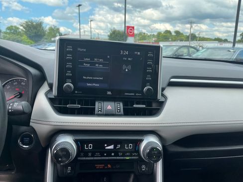 Used 2021 Toyota RAV4 XLE Premium FWD image 15