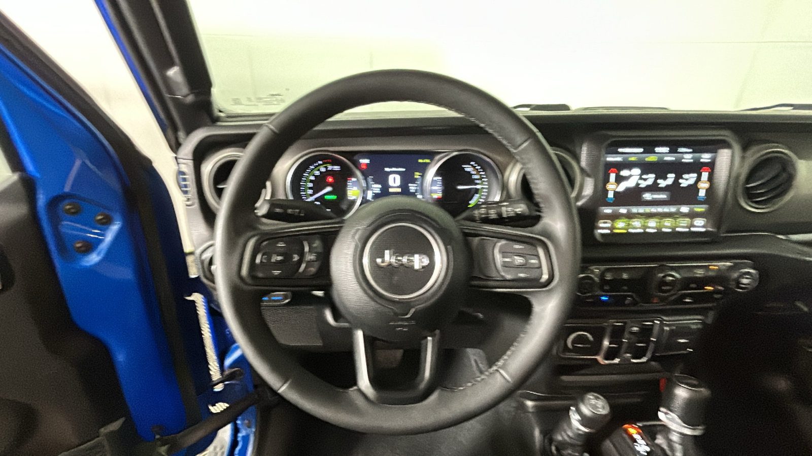 Used 2023 Jeep Wrangler Unlimited w/ Cold Weather Group AWD/4WD image 17