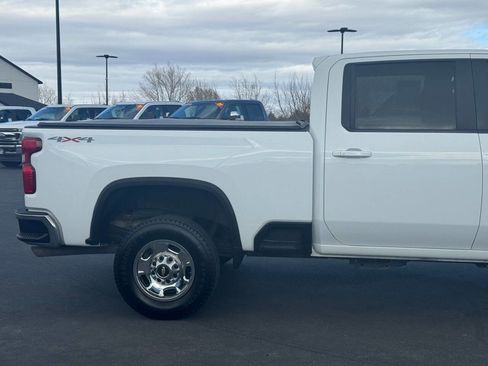 Used 2020 Chevrolet Silverado 2500 LT w/ True North Edition AWD/4WD image 5