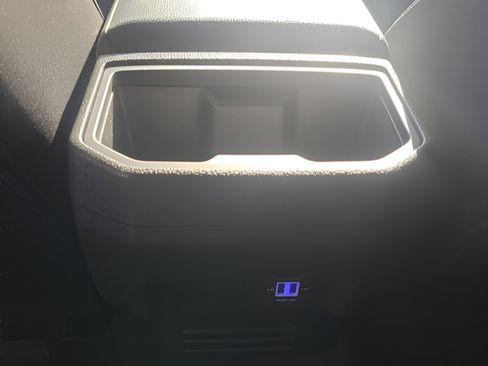 Certified 2025 Toyota Tacoma SR5 image 11