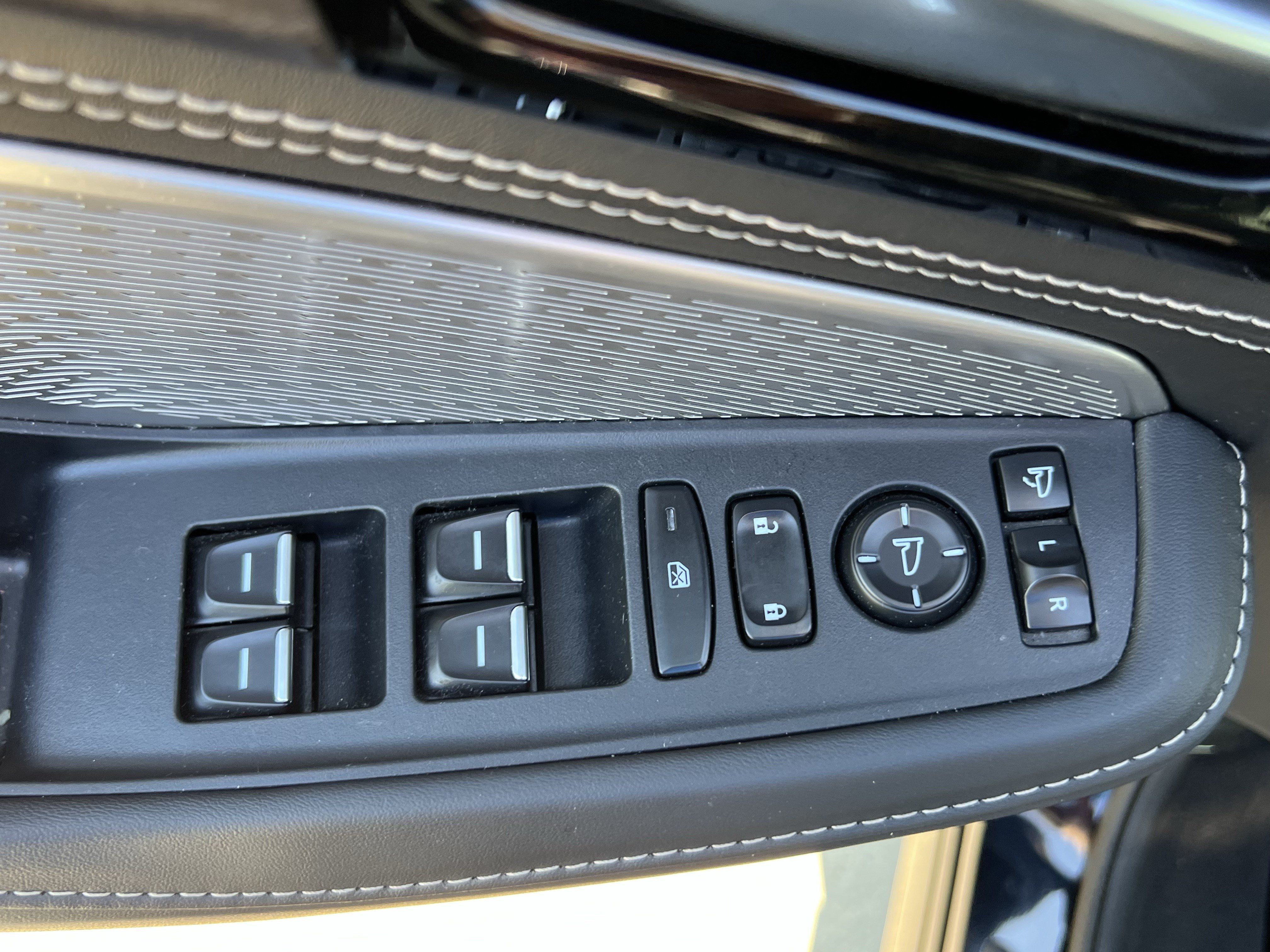Used 2023 Acura MDX w/ Advance Package AWD/4WD image 15