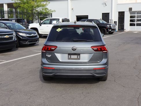 Used 2022 Volkswagen Tiguan SE image 20
