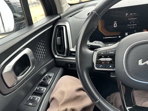 Certified 2024 Kia Sorento S image 37