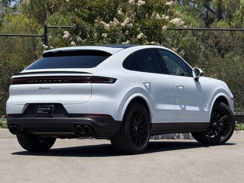 Certified 2026 Porsche Cayenne Coupe AWD/4WD image 7