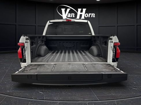 Used 2022 Ford F150 Lightning Lariat image 15