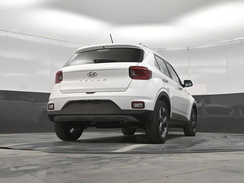 New 2026 Hyundai Venue SEL FWD image 37