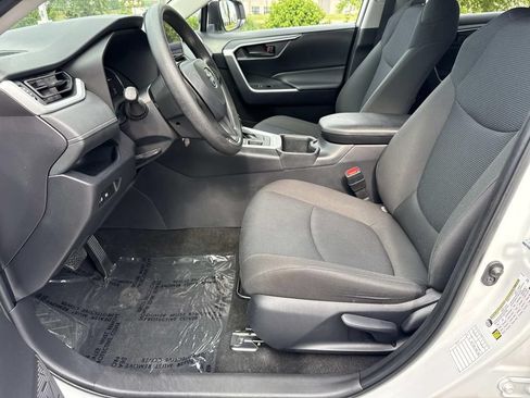Used 2025 Toyota RAV4 LE AWD/4WD image 23