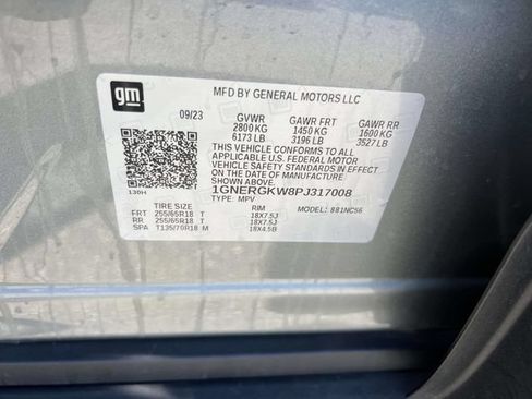 Used 2023 Chevrolet Traverse LT FWD image 19