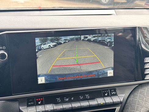 Used 2025 Toyota Camry XLE AWD/4WD image 21
