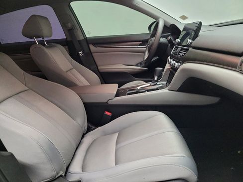 Used 2018 Honda Accord EX image 21