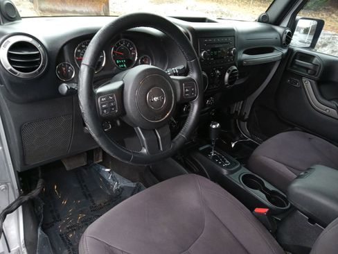 Used 2014 Jeep Wrangler Unlimited Sport AWD/4WD image 10