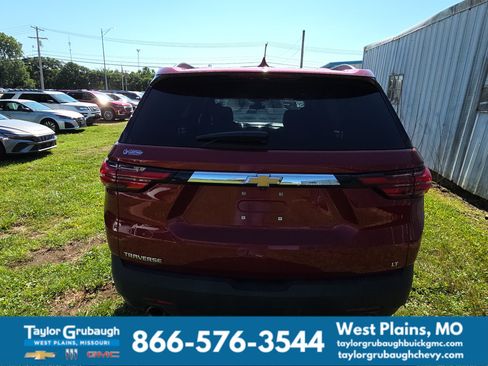 Used 2023 Chevrolet Traverse LT FWD image 5