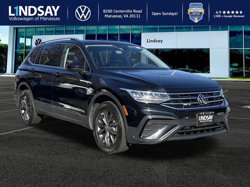 Used 2022 Volkswagen Tiguan SE image 1
