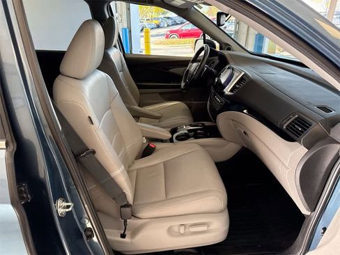 Certified 2017 Honda Pilot Touring image 23