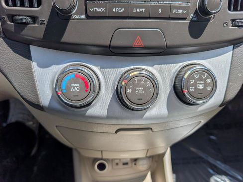 Used 2009 Hyundai Elantra GLS FWD image 21